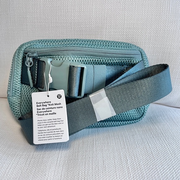 Lululemon Everywhere Belt Bag Knit Mesh Crater Blue NWT Crossbody Size 1L - Picture 3 of 5